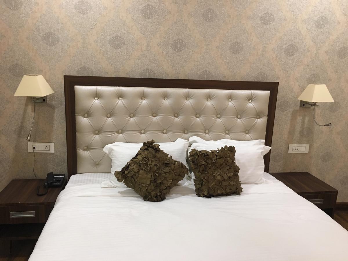 Hotel Anand Renaissance Firozpur Extérieur photo